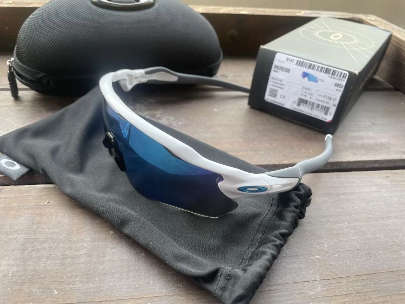 Oakley Sutro/Sphaera/Radar/Radarlock…