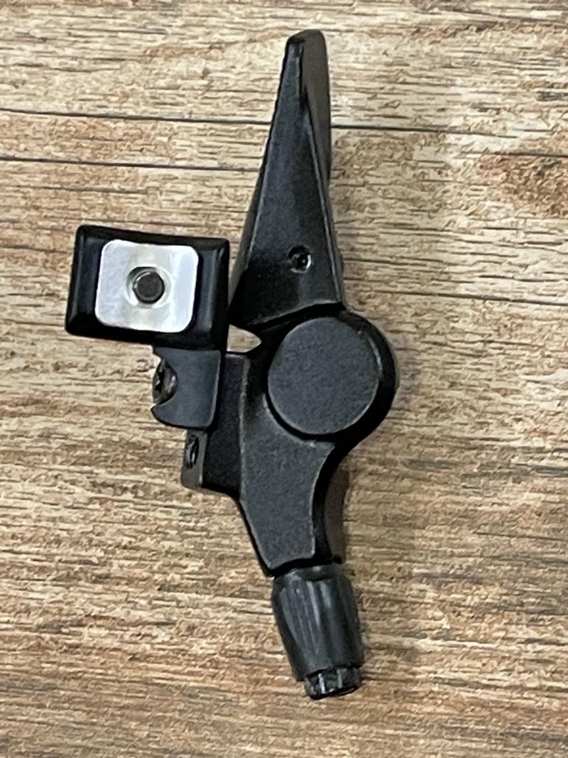 Ovladače páčky sedlovky Shimano a Max1 Evo