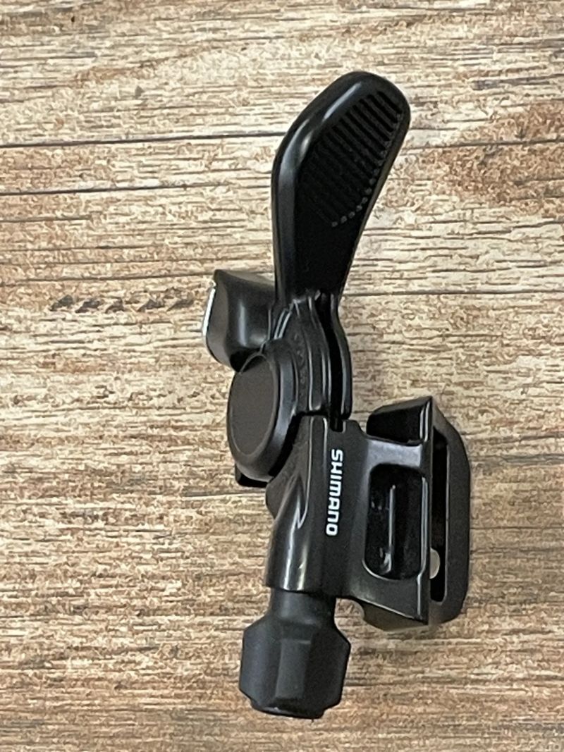 Ovladače páčky sedlovky Shimano a Max1 Evo