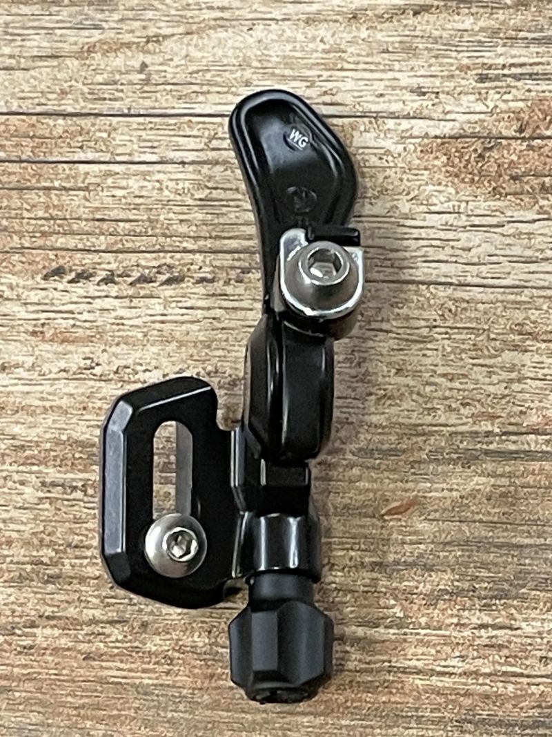 Ovladače páčky sedlovky Shimano a Max1 Evo