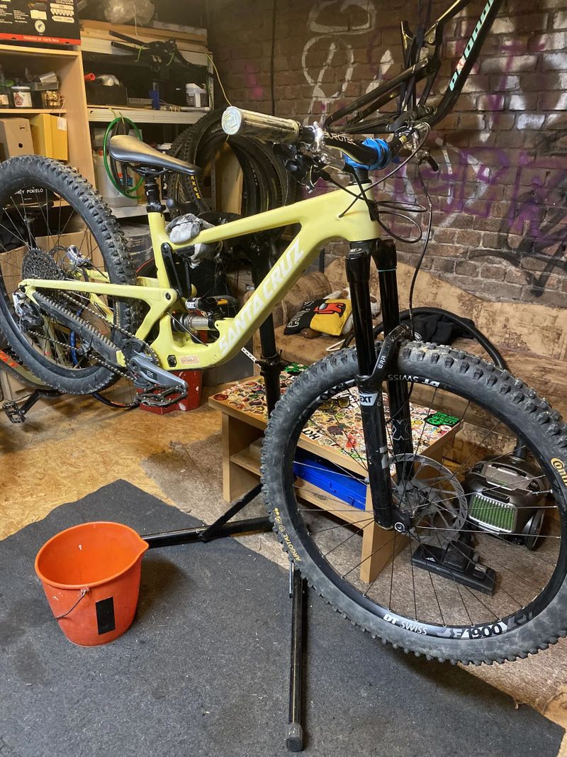 Santa Cruz MegaTower CC