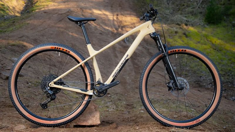 Rock Machine Blizz Cr 30 / Matte Sand / 29x17.0" (M)