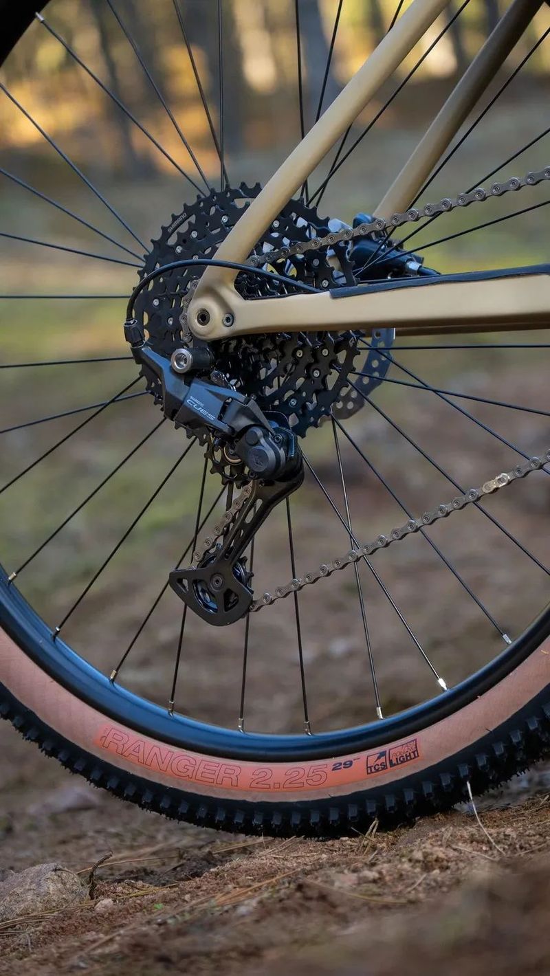 Rock Machine Blizz Cr 30 / Matte Sand / 29x17.0" (M)