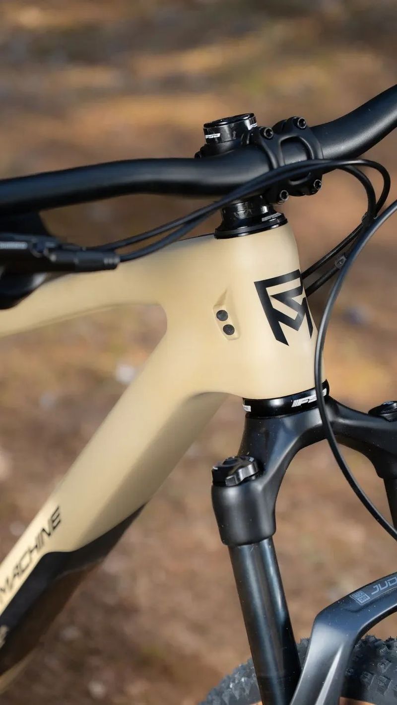 Rock Machine Blizz Cr 30 / Matte Sand / 29x17.0" (M)