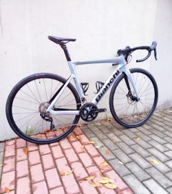 Bianchi Aria / Shimanno 105 / 2022