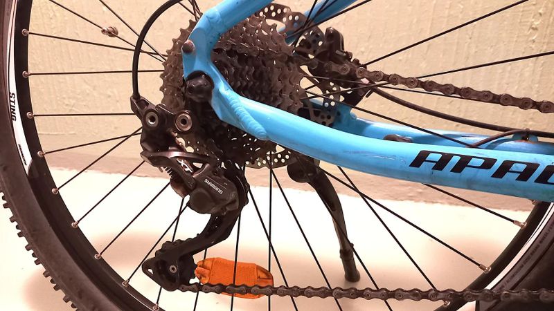 Apache MANITOU, BOSCH, vel. 17", kola 27,5"