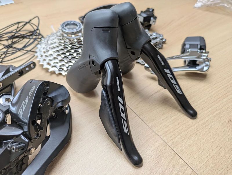 Nová sada Shimano 105 Di2 12-rychl. 11-34