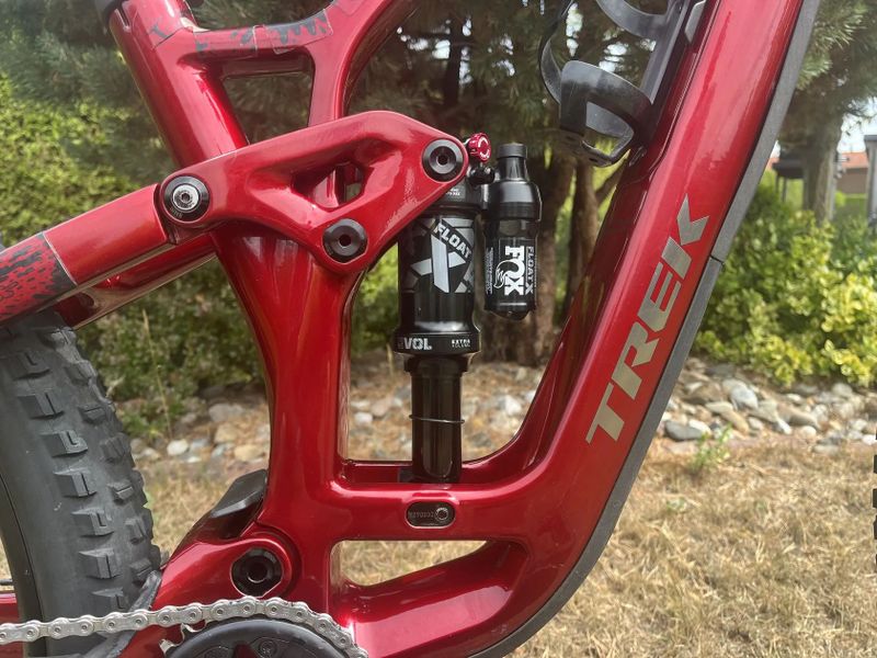 Trek Fuel EX 9.7 Gen 6 – S (2023) – 29” – karbon