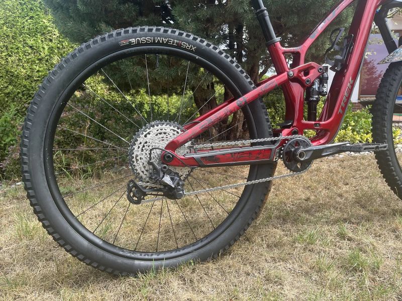 Trek Fuel EX 9.7 Gen 6 – S (2023) – 29” – karbon