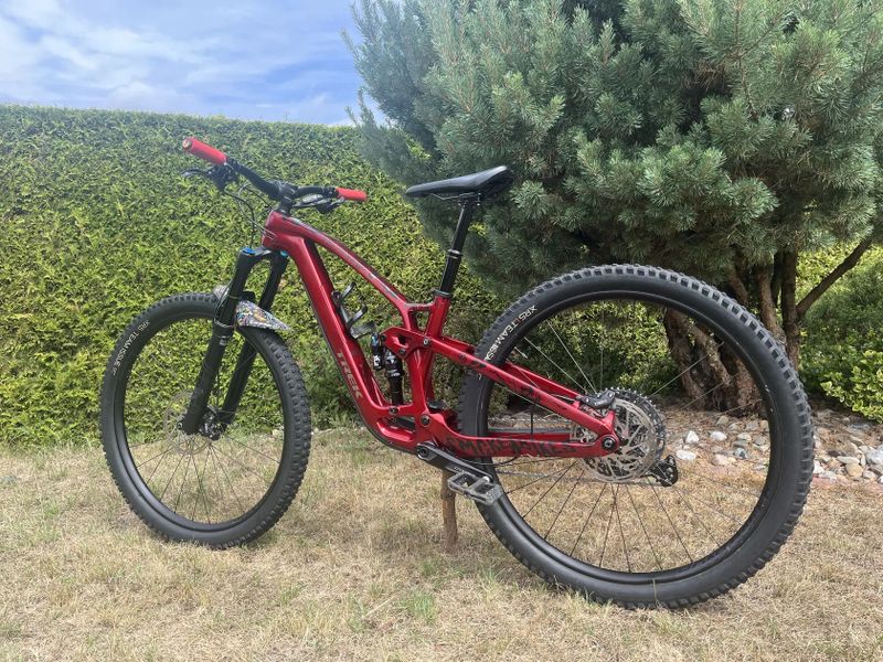 Trek Fuel EX 9.7 Gen 6 – S (2023) – 29” – karbon
