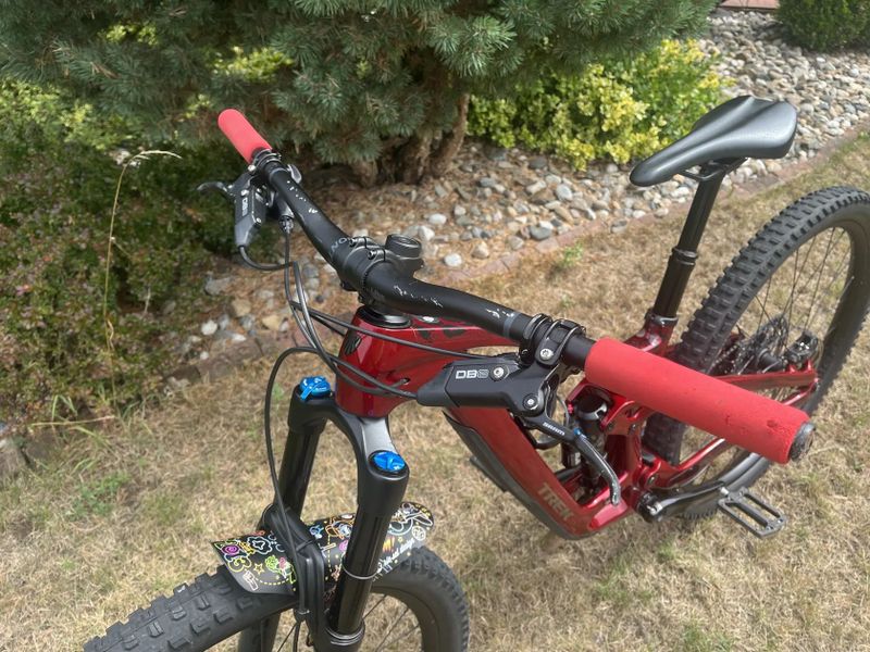 Trek Fuel EX 9.7 Gen 6 – S (2023) – 29” – karbon