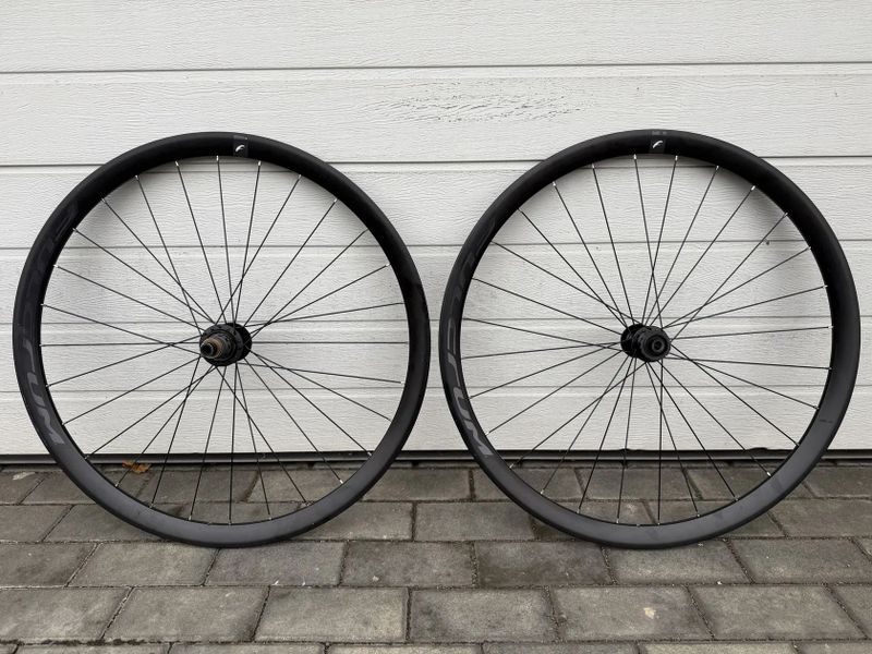 Zapletená kola Fulcrum DB 818, ořech XD