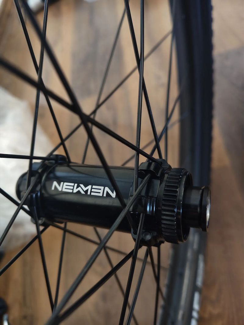 Newmen Evolution E.G.30 SL .Nová 