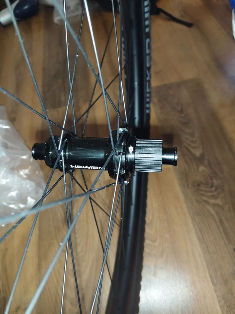 Newmen Evolution E.G.30 SL .Nová 