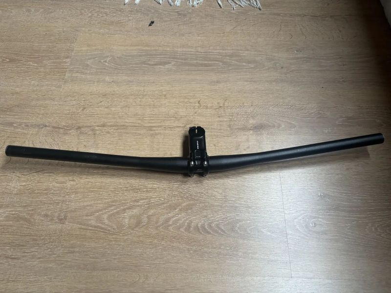 XC řídítka + přestavec