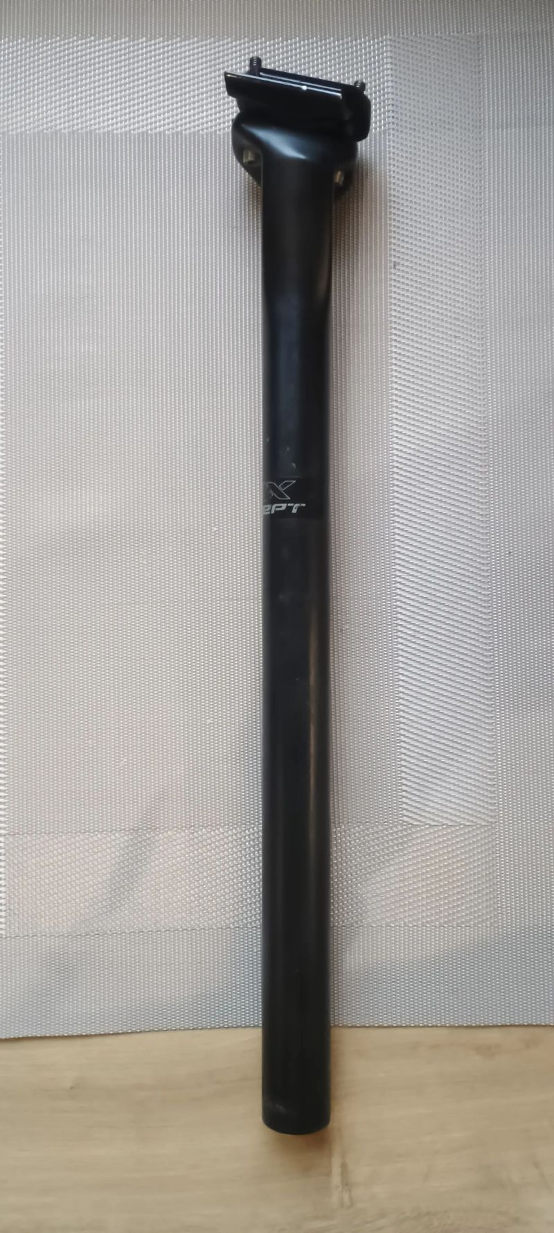 Karbonová sedlovka Focus CPX Concept 27,2 (400mm)