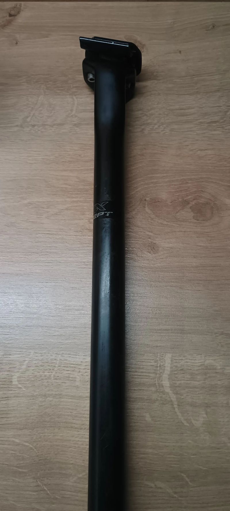 Karbonová sedlovka Focus CPX Concept 27,2 (400mm)