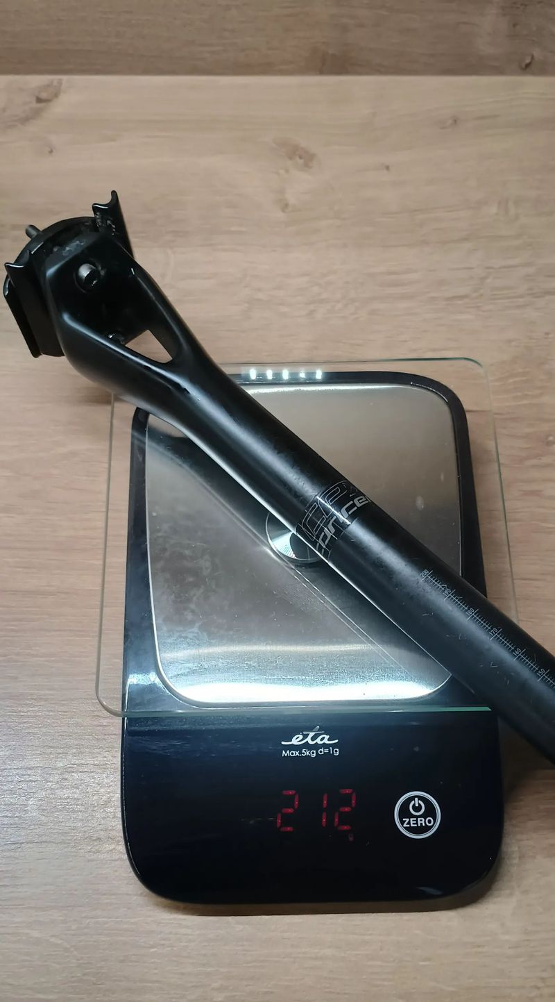 Karbonová sedlovka Focus CPX Concept 27,2 (400mm)