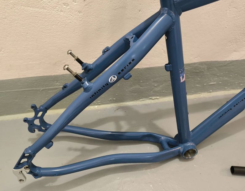 Author Modus 17", Manitou Axel