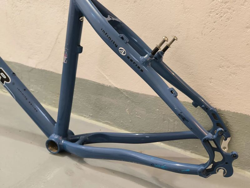 Author Modus 17", Manitou Axel