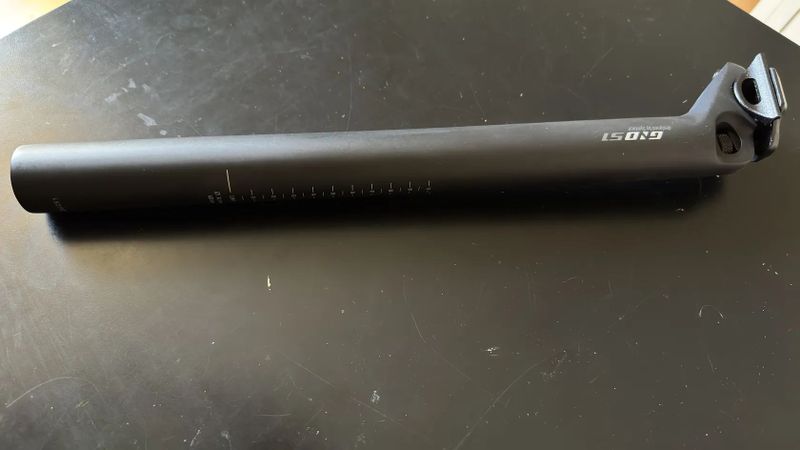 karbonová sedlovka Syntace 34,9x400mm - NOVÁ