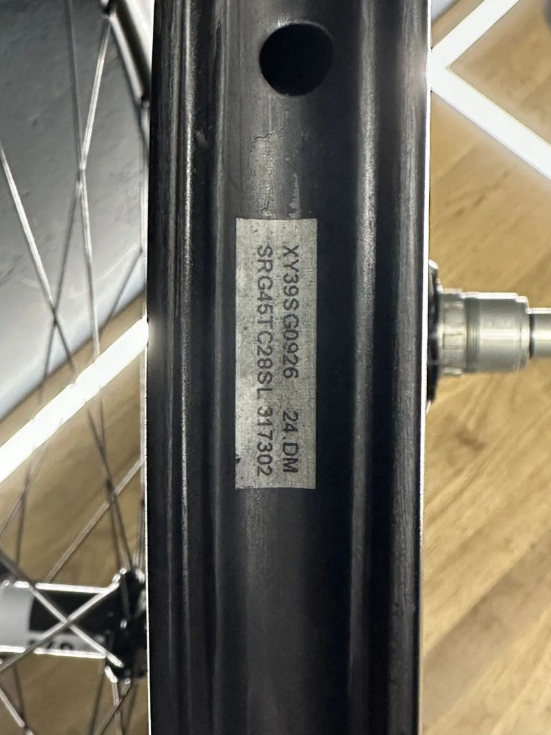 karbonová kola EIE SRG45TC28 | náboje Bitex | Straightpull | Centerlock | Sram XDR | 1471 gramů