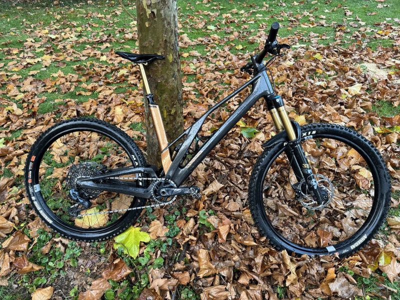 UNNO Burn Fox Factory mullet