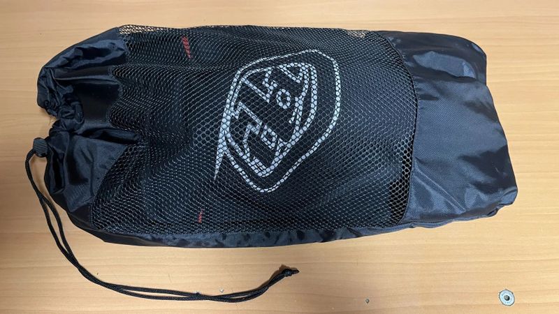 Chrániče na kolena Troy Lee Designs Raid XL