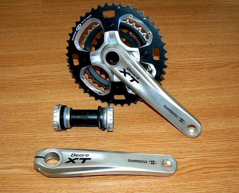Shimano XT Hollowtech II - téměř nové