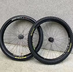 Ethirteen DH 29 wheelset Grappler