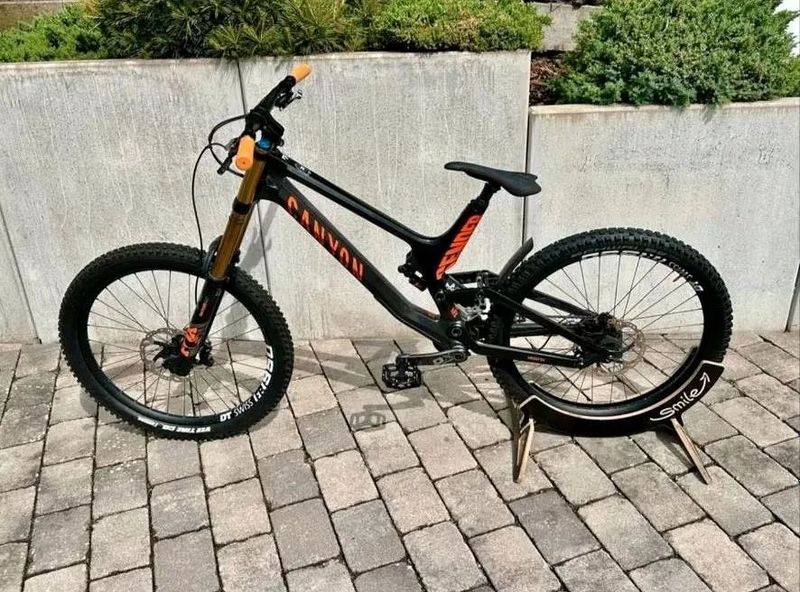 Canyon Sender Downhill Bike