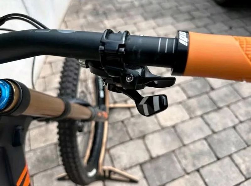 Canyon Sender Downhill Bike