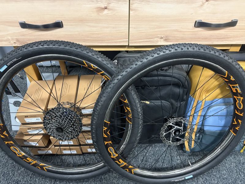 MCFK carbon 650b + TUNE + Sapim