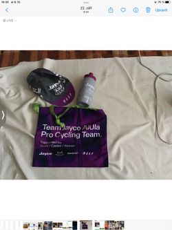 Láhev, čepice a taška týmu Jayco