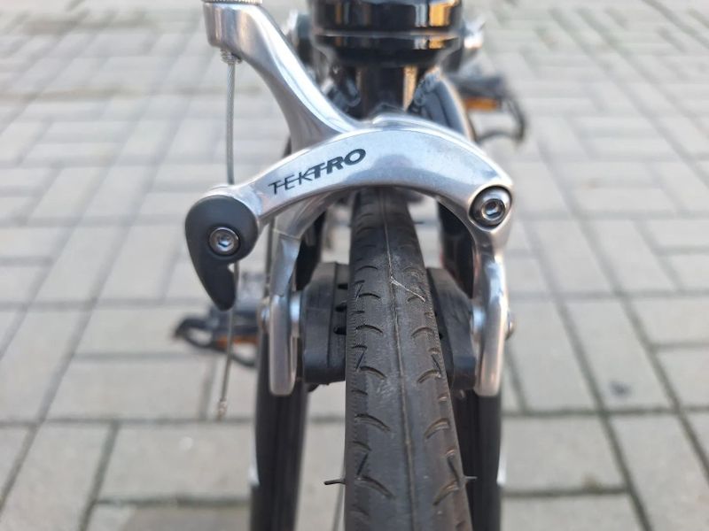 Prodám nové dětské silniční kolo 20"