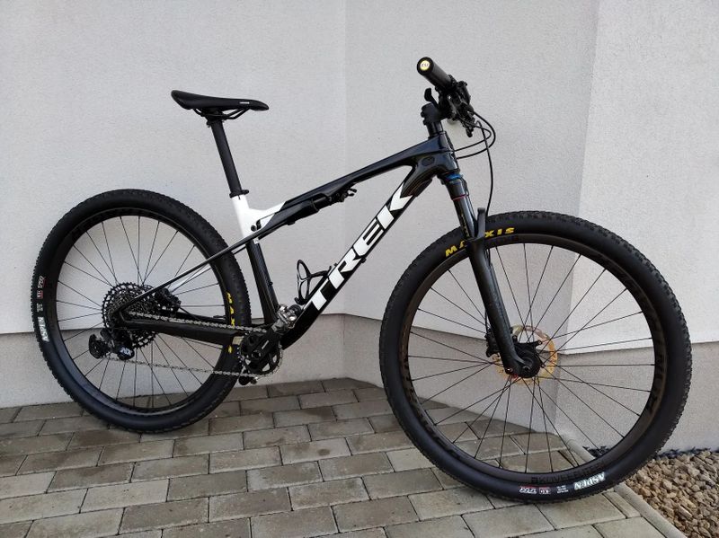Trek Supercaliber 9.7 karbon rám i kola.Velikost M/L,jako NOVÝ!