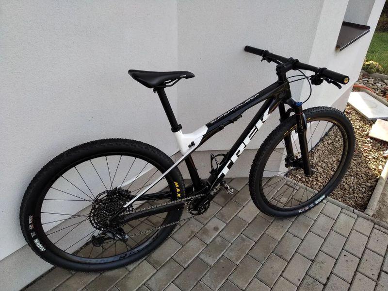 Trek Supercaliber 9.7 karbon rám i kola.Velikost M/L,jako NOVÝ!