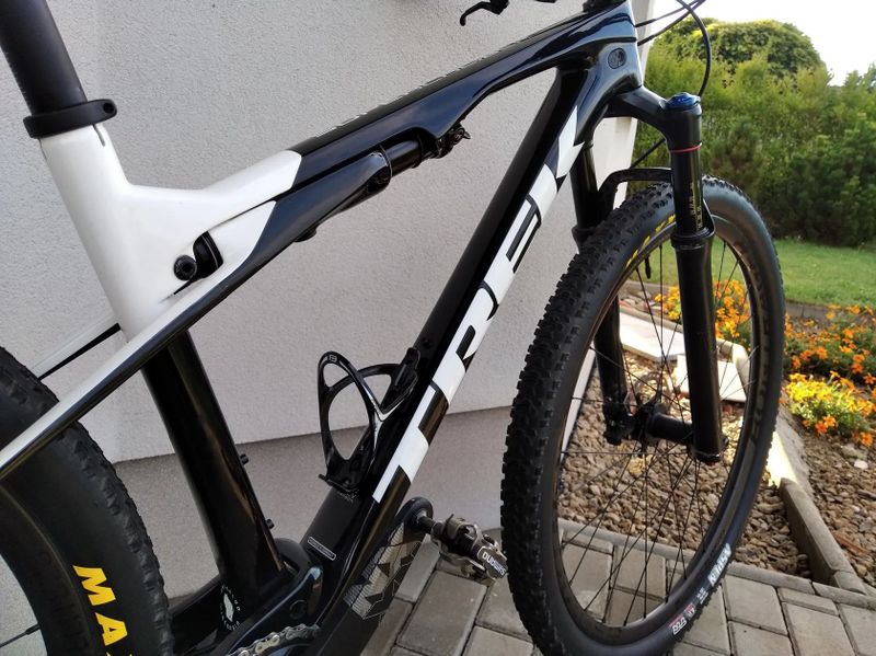 Trek Supercaliber 9.7 karbon rám i kola.Velikost M/L,jako NOVÝ!