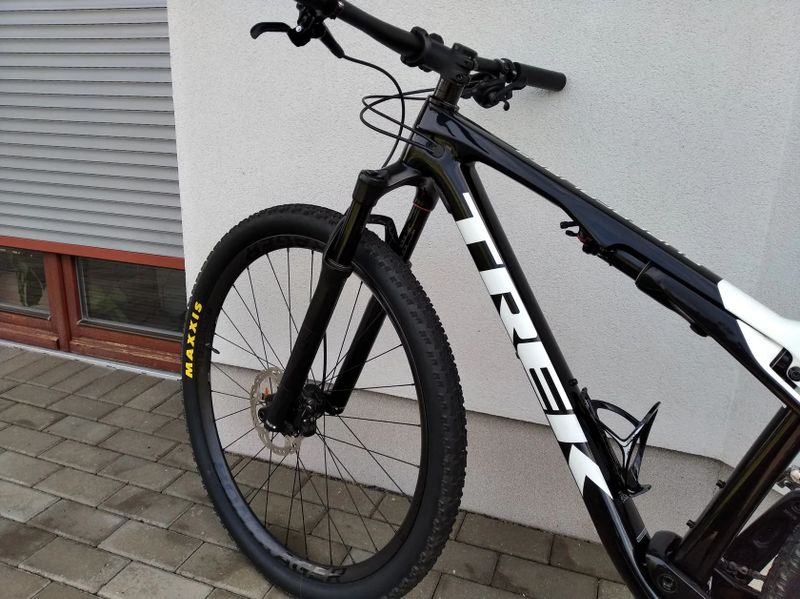 Trek Supercaliber 9.7 karbon rám i kola.Velikost M/L,jako NOVÝ!