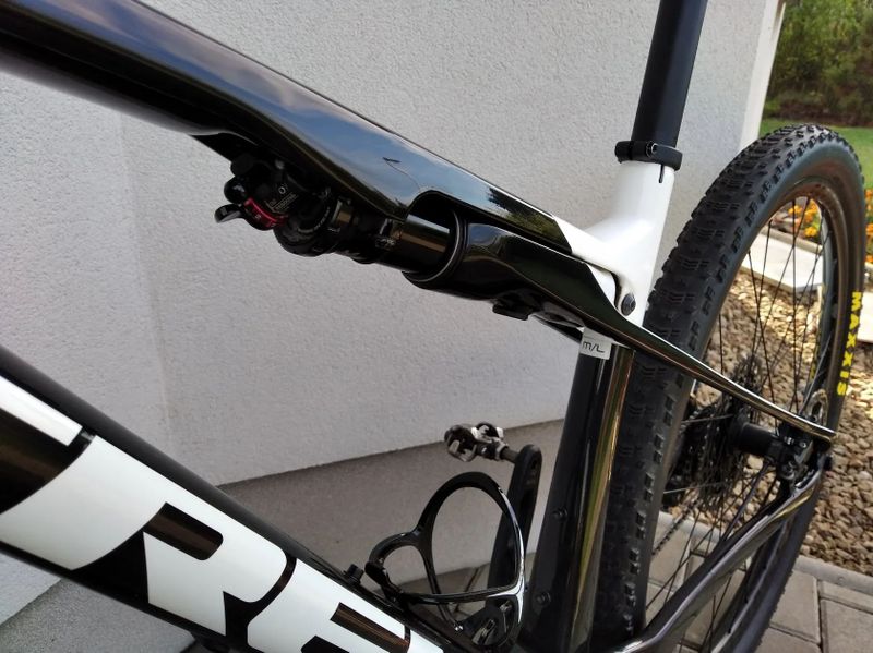 Trek Supercaliber 9.7 karbon rám i kola.Velikost M/L,jako NOVÝ!