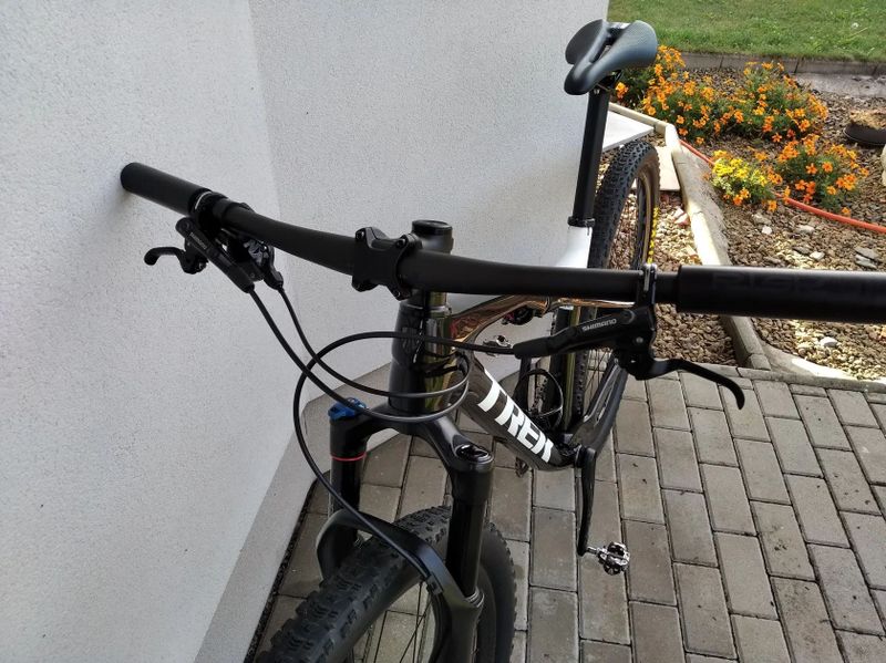 Trek Supercaliber 9.7 karbon rám i kola.Velikost M/L,jako NOVÝ!