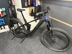 CUBE Stereo Hybrid 140HPC SLX 750 vel.M 2023 2600KM KARBON