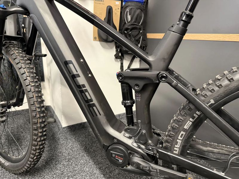 CUBE Stereo Hybrid 140HPC SLX 750 vel.M 2023 2600KM KARBON