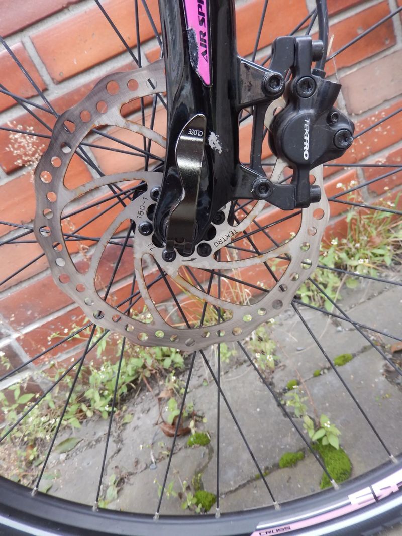 TREKKINGOVÉ DÁMSKÉ KOLO LEADER FOX , 18 , zánovní 