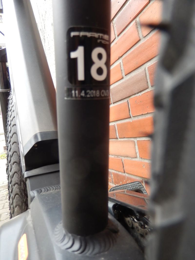 TREKKINGOVÉ DÁMSKÉ KOLO LEADER FOX , 18 , zánovní 