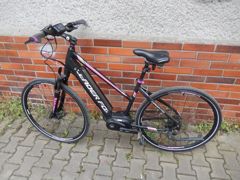 TREKKINGOVÉ DÁMSKÉ KOLO LEADER FOX , 18 , zánovní 