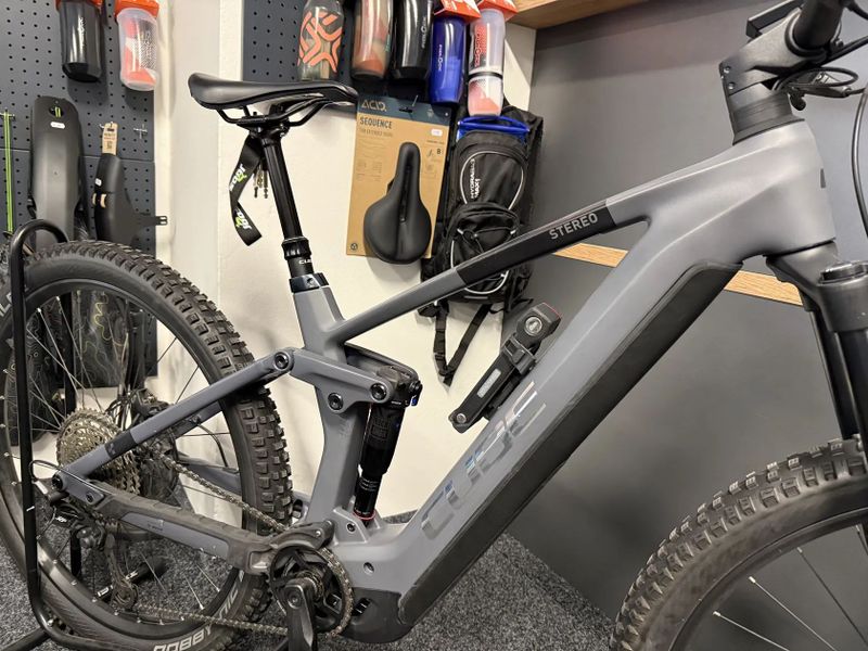 CUBE Stereo Hybrid 140HPC RACE 625 vel.M 1696 KM KARBON
