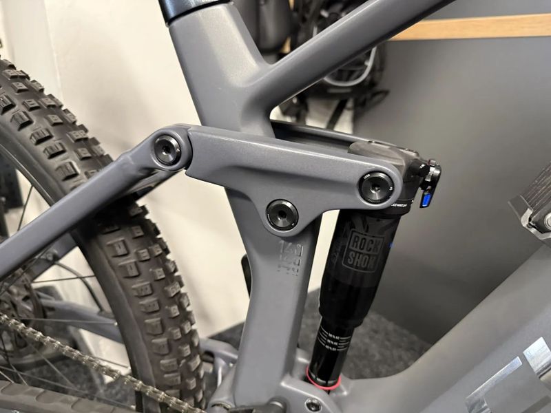 CUBE Stereo Hybrid 140HPC RACE 625 vel.M 1696 KM KARBON