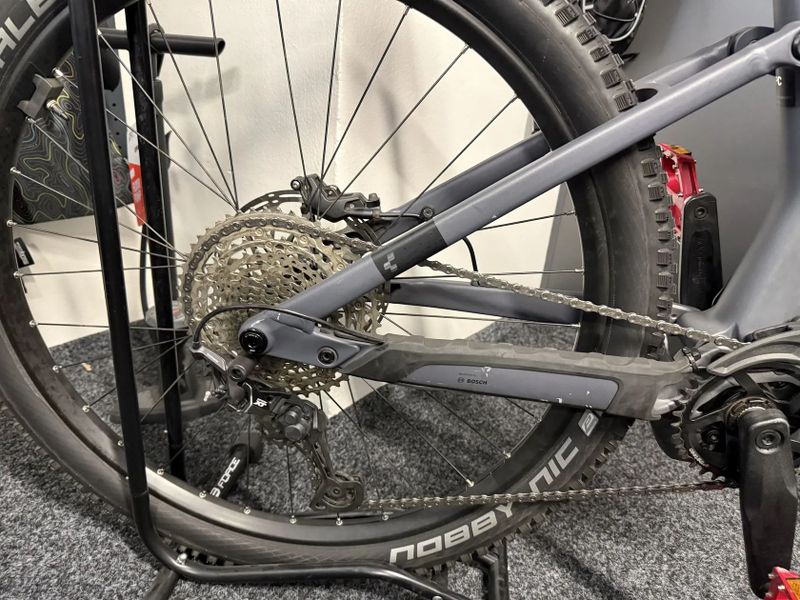 CUBE Stereo Hybrid 140HPC RACE 625 vel.M 1696 KM KARBON