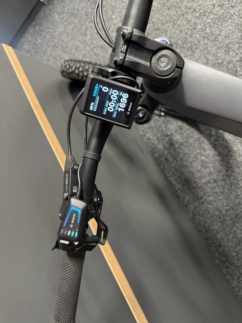 CUBE Stereo Hybrid 140HPC RACE 625 vel.M 1696 KM KARBON